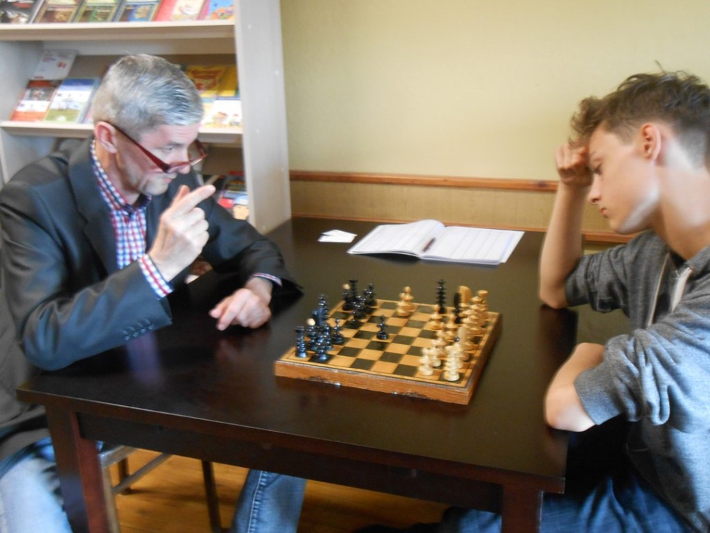 Turniej szachowy w bibliotece
