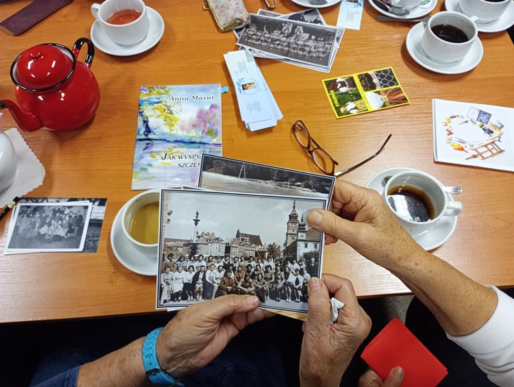 Jesienny wieczór wypełniony wspomnieniami